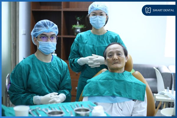 Chú Nguyễn Trung Kiên - Cấy ghép implant nguyên hàm All-on-4 2 hàm 1 Chú Nguyễn Trung Kiên - Cấy ghép implant nguyên hàm All-on-4 2 hàm 1